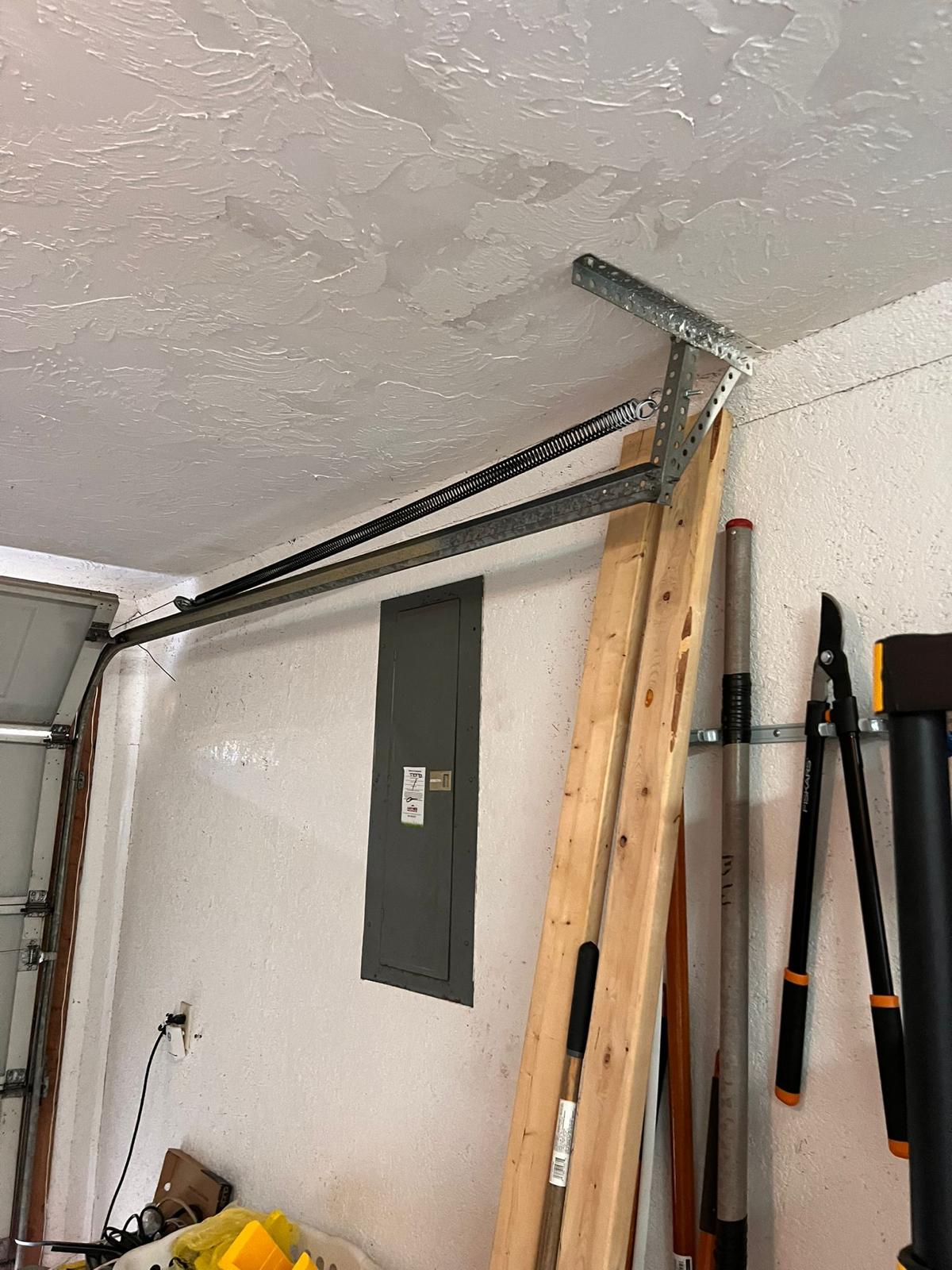 Extension spring detail